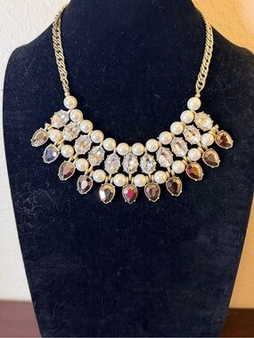 Stunning Pearl Rhinestone & Crystal Bib Necklace - Gold Tone